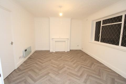 3 bedroom terraced house to rent, Barrow Grove, Sittingbourne ME10