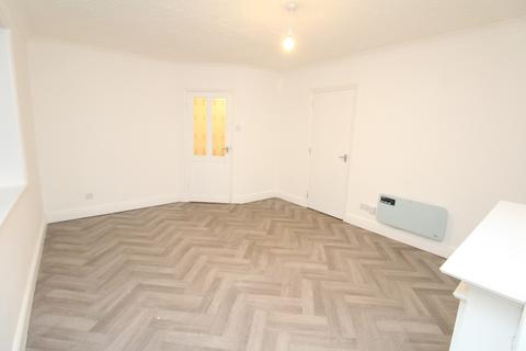 3 bedroom terraced house to rent, Barrow Grove, Sittingbourne ME10