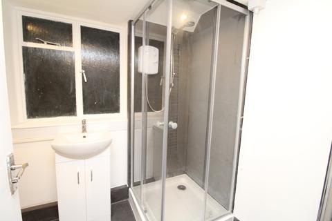 3 bedroom terraced house to rent, Barrow Grove, Sittingbourne ME10