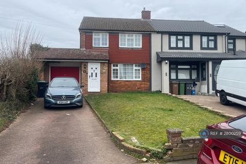 3 bedroom semi-detached house to rent, Dunsby Road, Luton, LU3