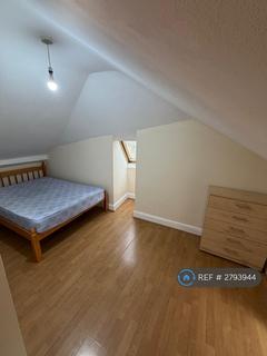 2 bedroom flat to rent, Friern Barnet Road, London, N11