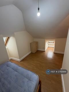 2 bedroom flat to rent, Friern Barnet Road, London, N11
