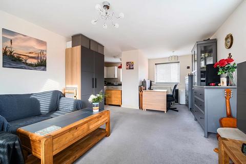 2 bedroom flat for sale, Wilson Path,  Aylesbury,  HP19
