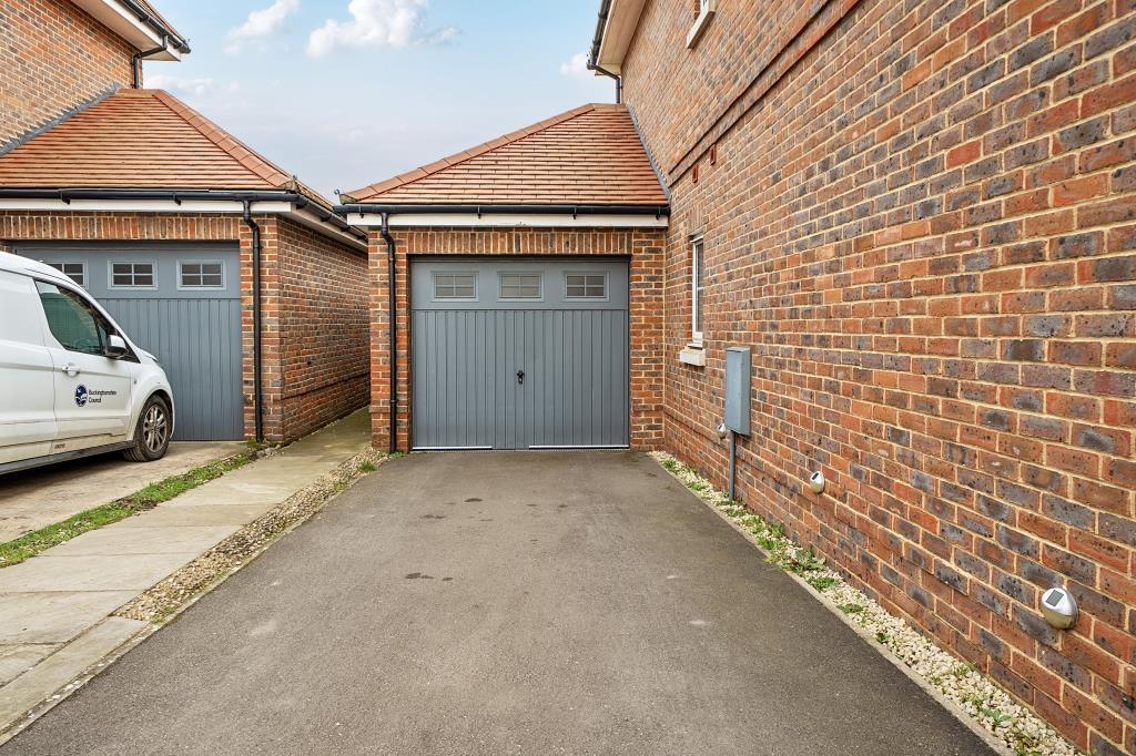Garage/Drive