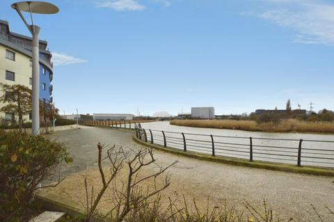 2 bedroom flat for sale, Rill Court, Spring Place Barking IG11 7GJ