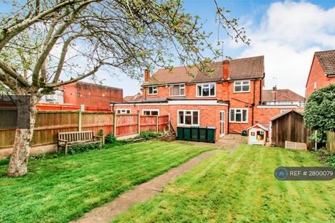 3 bedroom semi-detached house to rent, Dillotford Avenue, Coventry, CV3