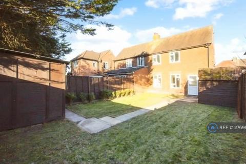 undefined, Northfields, Dunstable, LU5