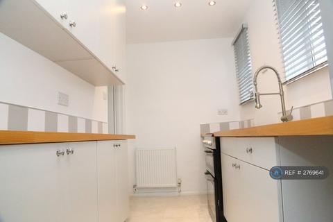 undefined, Northfields, Dunstable, LU5