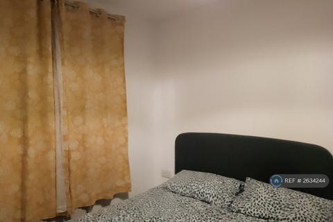 1 bedroom in a house share to rent, Castle Well Mews, Salisbury, SP4