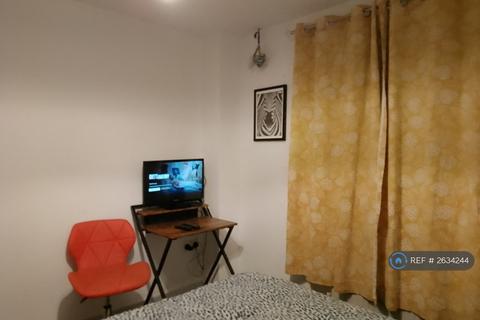 1 bedroom in a house share to rent, Castle Well Mews, Salisbury, SP4