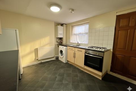5 bedroom terraced house for sale, Cowper Street, Luton, Bedfordshire, LU1 3RZ