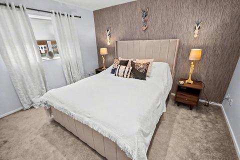 3 bedroom semi-detached house for sale, Cockshott Drive, Leeds, West Yorkshire