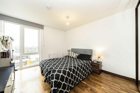 1 bedroom flat to rent, Telcon Way, London SE10