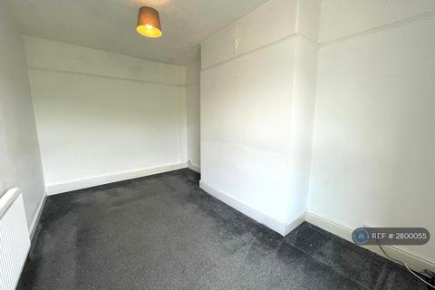 3 bedroom terraced house to rent, Newsome Road, Huddersfield, HD4