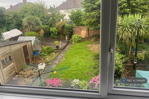 3 bedroom semi-detached house to rent, Foresters Crescent, Bexleyheath, DA7