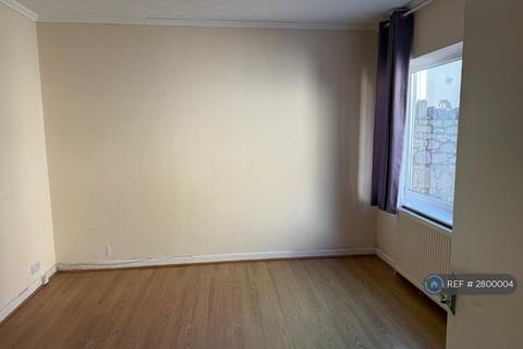 2 bedroom semi-detached house to rent, Walliscote Road, Weston-Super-Mare, BS23