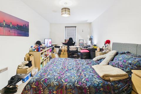 1 bedroom flat for sale, Manor Way, Borehamwood