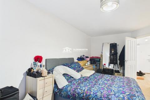 1 bedroom flat for sale, Manor Way, Borehamwood