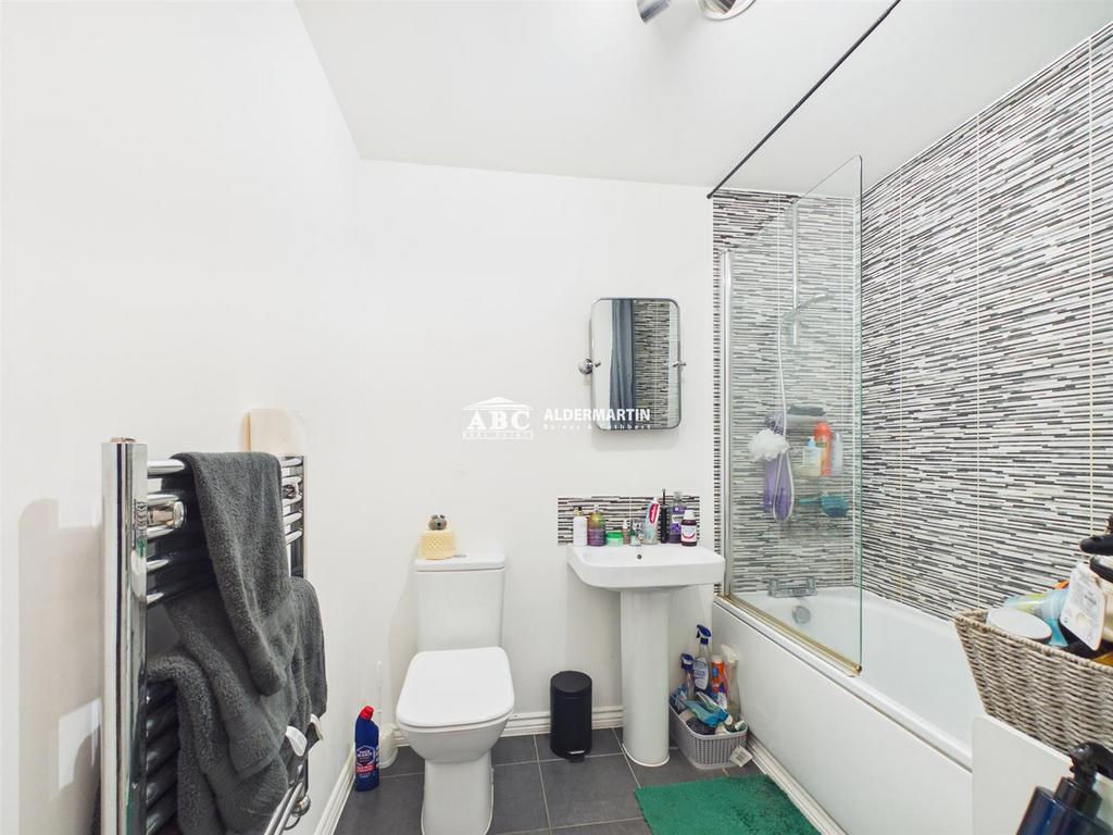 CAM03827 G0-PR0135-STILL006.jpg