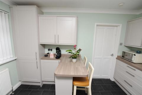 undefined, Roxburgh Grove, Allerton, Bradford