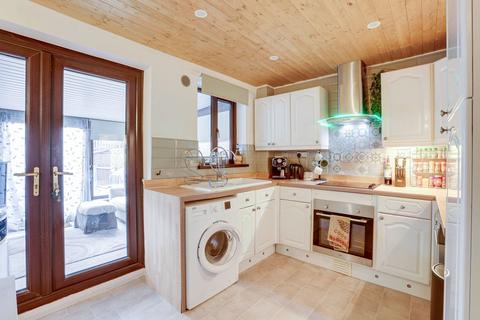 2 bedroom end of terrace house for sale, Tudor Close, Nottingham NG10