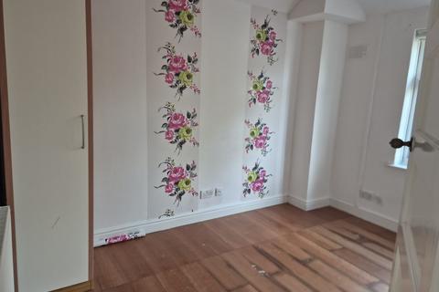 3 bedroom terraced house to rent, Barkby Road, Leicester, LE4