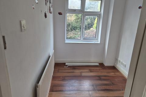 3 bedroom terraced house to rent, Barkby Road, Leicester, LE4