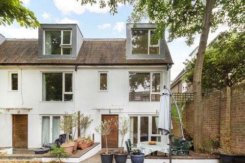 2 bedroom house to rent, Augustus Road, London SW19