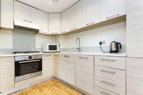 2 bedroom house to rent, Augustus Road, London SW19