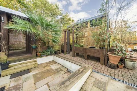 undefined, Augustus Road, London SW19