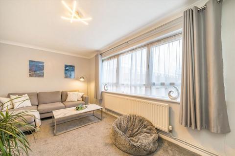 2 bedroom flat to rent, Clarence Lane, London SW15
