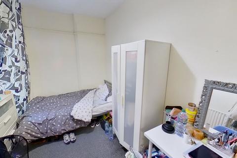 2 bedroom flat to rent, Foxhall Road, Nottingham, Nottinghamshire, NG7
