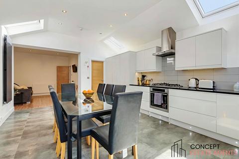 4 bedroom terraced house to rent, Ascot Road, Tooting, SW17