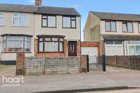 undefined, Mayswood Gardens, Dagenham