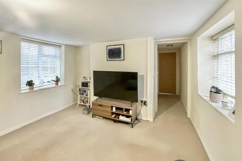 1 bedroom flat for sale, Gloucester Street, Cirencester