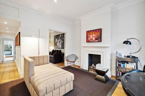 2 bedroom flat to rent, Prince of Wales Drive, London,