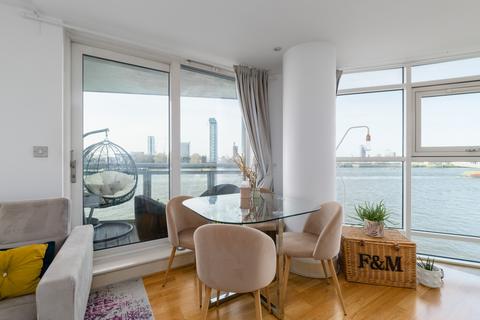 1 bedroom apartment to rent, Crews Street, E14