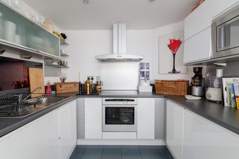 1 bedroom apartment to rent, Crews Street, E14