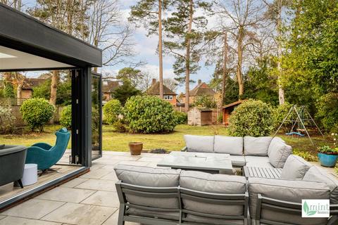 undefined, Nicholas Gardens, Woking GU22