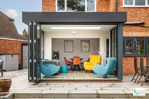 undefined, Nicholas Gardens, Woking GU22