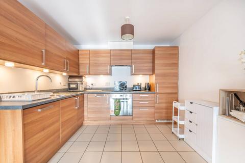 2 bedroom flat to rent, Empire Way, Wembley, HA9
