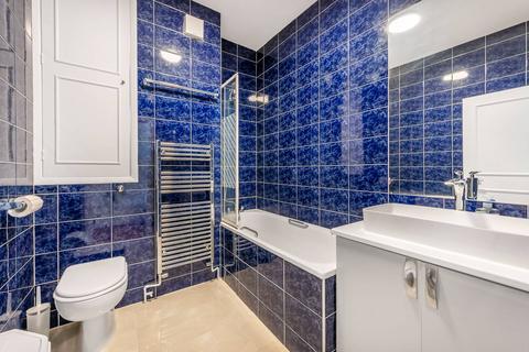 2 bedroom flat to rent, Kensington Gardens Square, Westbourne Grove, London, W2