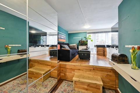 2 bedroom flat to rent, Rockingham Street, Elephant and Castle, London, SE1