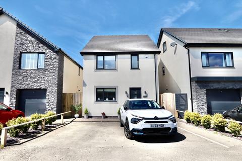 3 bedroom detached house for sale, Heol-Y-Bedw-Hirion, Markham, NP12