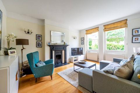 Disraeli Gardens, Putney, London, SW15