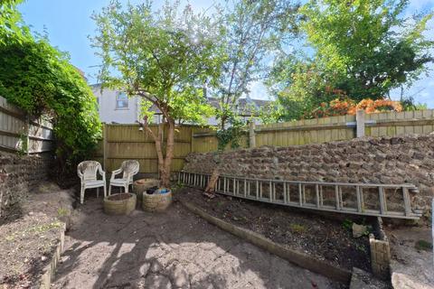1 bedroom flat to rent, 6a RoundHill Crescent, Brighton