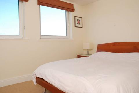 3 bedroom flat to rent, Smugglers Way, Wandsworth Town, London, SW18