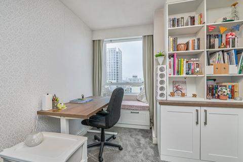 1 bedroom flat to rent, Bramlands Close, London, SW11