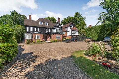 Flat  Uplands Court, 19 Frithwood Avenue, Northwood HA6