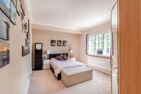 2 bedroom flat for sale, Flat  Uplands Court, 19 Frithwood Avenue, Northwood HA6